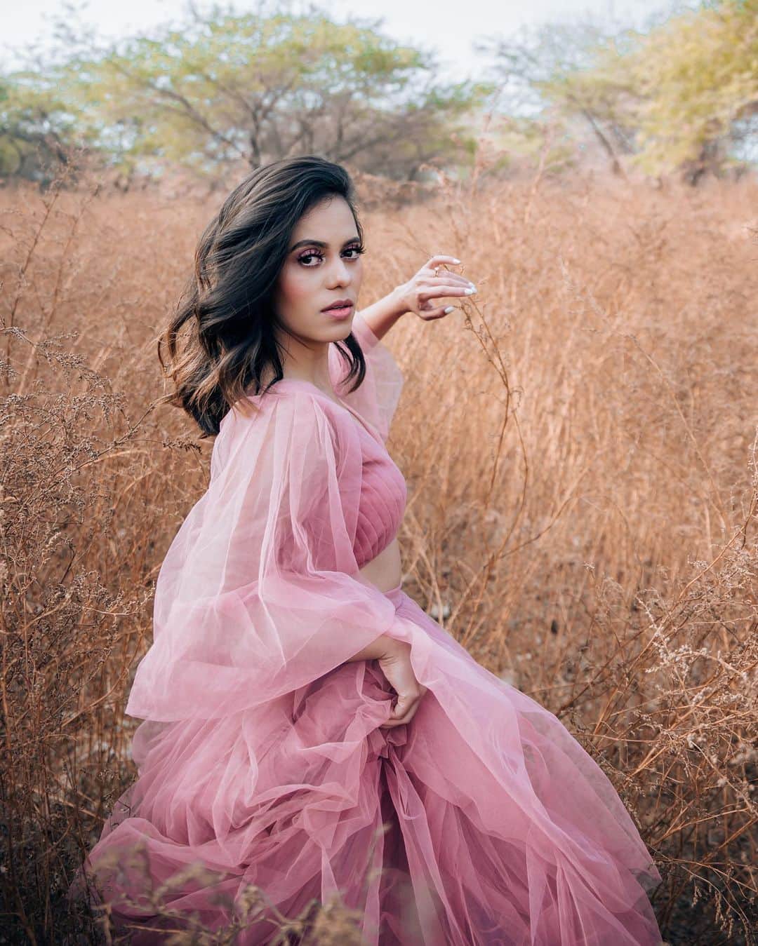 Aakriti Ranaさんのインスタグラム写真 - (Aakriti RanaInstagram)「The only thing I am committed to right now is bettering myself and finding everything in Pink 🌸😋  Pink colour represents compassion, nurturing and love. It relates to unconditional love and understanding and the giving/ receiving of nurturing.   Wearing this gorgeous outfit from @krupa_jain 🌸  Shot by @shivamphotoworks  Direction - @_shrutichawla_   ——————————————————- #aakritirana #lookbook #bubblegum #outfit #tulle #nature #ootd #fashion #outfitinspiration #styling #pink #lovepink」1月19日 15時42分 - aakritiranaofficial
