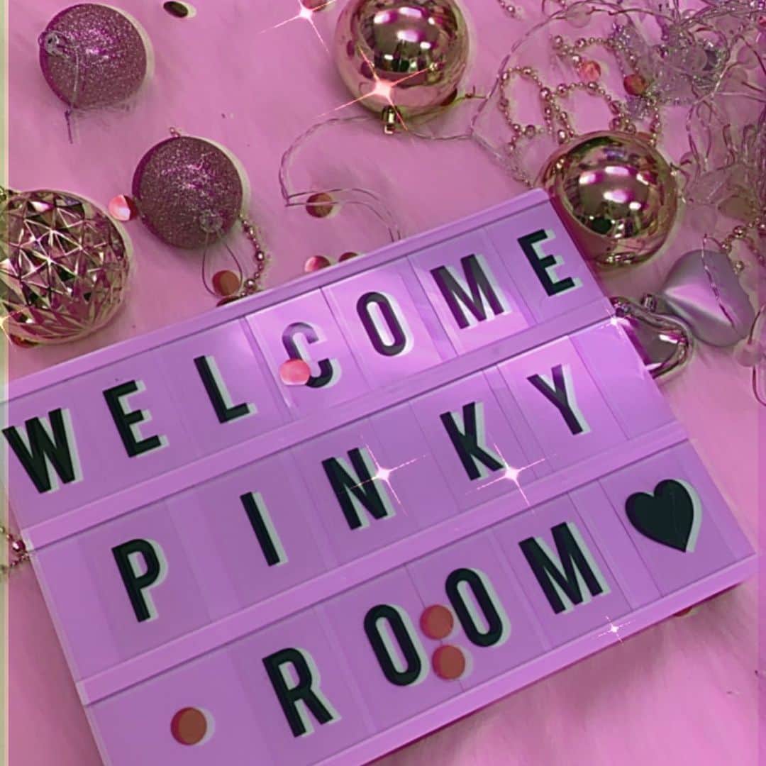 中村かなのインスタグラム：「もうすぐ1周年💖 @pinky_room_nagoya  ・ ・ ・ ・ #ピンキールーム #pinkyroom #名古屋レンタルスペース  #レンタルスタジオ #撮影会　#レンタルスペース #レンタルスタジオ名古屋  #ピンク #ピンク好き #プリンセスルーム #pink #pinkroom  #キラキラ　#japan_of_insta #art_of_japan_  #ピンク好きな人と繋がりたい #ig_japan #ファインダー越しの私の世界 #名古屋カメラ部 #東京カメラ部 #東海カメラ部 #東海カメラ倶楽部 #ポトレモデル #写真好きな人と繋がりたい #名古屋撮影会 #名古屋　#nagoya #nagoyajapan #portrait #cosplay」