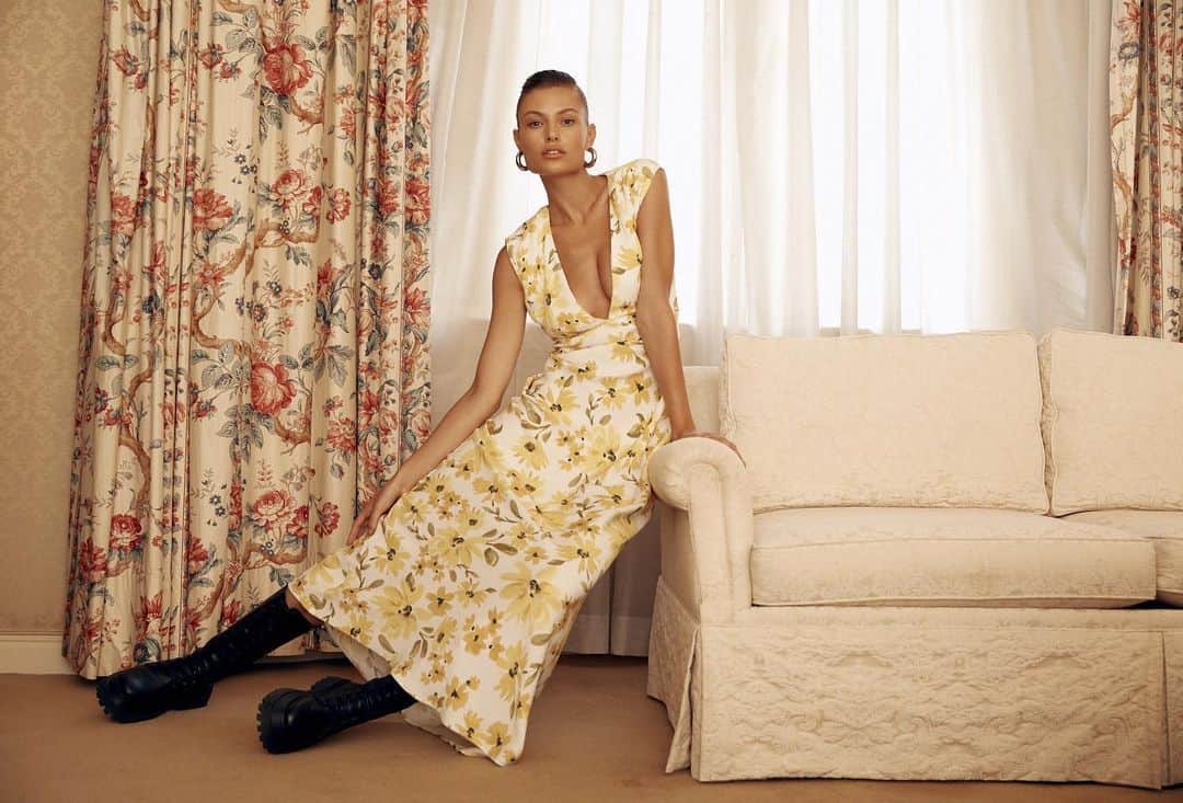 のインスタグラム：「Introducing daphne, a modern story with vintage influence. Now available online + in stores #becandbridge」