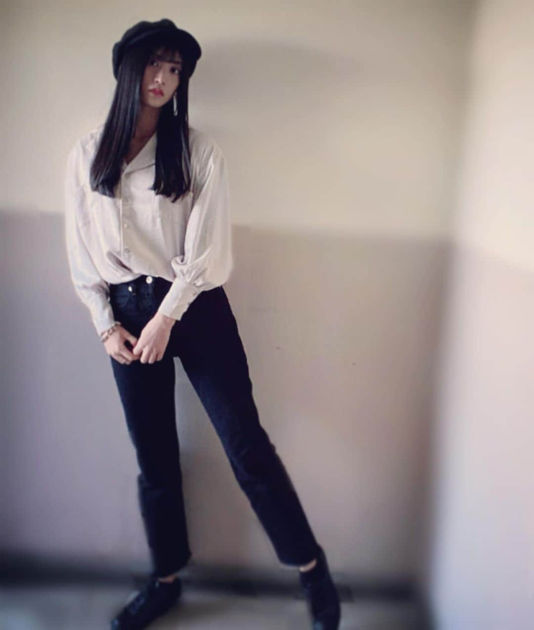 根岸愛のインスタグラム：「👖💕👖 パンツ姿は珍しいねと 未だに言われます 黒パンツは使いやすい🥰 #fashion #CARAMALIBEL #wcjapan #darich #私服 #ねぎ私服 #ねぎしふく」