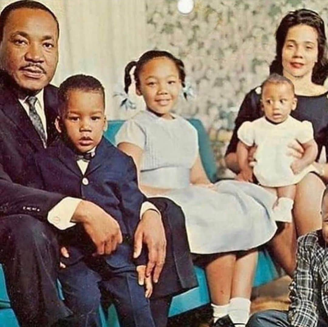 FRENCH GIRLさんのインスタグラム写真 - (FRENCH GIRLInstagram)「On this MLK day, we remember and honor the legacy of Rev. Dr. Martin Luther King, Jr. — a legacy that often gets whitewashed and watered down. In order to accurately honor Dr. King, we have to understand just how radical of a man he was.   In the 1960’s, Dr. King was not a beloved figure by most of America. Like BLM protestors and the black community today, he was condemned, threatened, harassed, arrested, beaten, and ultimately murdered for his radical beliefs on racism and inequality, poverty, education, health care, capitalism, and militarism. While he did preach about peaceful protest and love over hate, he also understood the anger and pain coming from his community, making such statements as “a riot is the language of the unheard” and “freedom is never voluntarily given by the oppressor, it must be demanded by the oppressed.”  Dr. King paid the ultimate price for these beliefs, but the progress he made and the change he inspired revolutionized America, challenging the status quo and the very foundations upon which our country was built.   It is also important today to honor Coretta Scott King, author, activist, human rights leader, and wife of Dr. King who left an incredible legacy all her own in the fight against racial and gender-based injustice, participating in demonstrations and marches for various causes throughout her life and centering women’s voices in economic and social movements.  After his death, Coretta founded The King Center, a memorial foundation dedicated to advancing Dr. King’s legacy, and spearheaded the movement to establish MLK Day as a federal holiday, ensuring her husband’s legacy would continue to be honored every year. Without Coretta Scott King, there would be no Martin Luther King Day. Thank you to the King family for ensuring Coretta’s legacy is remembered alongside her husband’s.  Today, let us build on the King legacy. Let us push for equality not only in letter but in practice of the law. Let us demand justice for the black community. Let us not lose hope.   Though we have far to go, we must continue forward, together. Let us honor Dr. King’s legacy by picking up where he left off. There is work to be done — let’s get to it.」1月19日 7時35分 - frenchgirlorganics