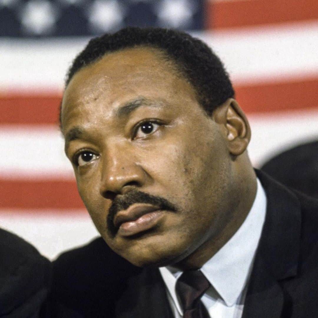 オーガスト・マトゥーロさんのインスタグラム写真 - (オーガスト・マトゥーロInstagram)「Let’s normalize posting Dr Martin Luther King Jr. photos in color instead of black and white...to remind everyone the civil rights movement was not that long ago... and we are still fighting for his dream #BLACKLIVESMATTER #MLKDAY」1月19日 7時56分 - augustmaturo