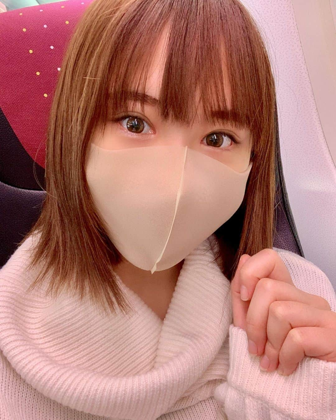 日向葵衣さんのインスタグラム写真 - (日向葵衣Instagram)「本島離脱! いってまいる〜✈️🌈」1月19日 8時20分 - aoi_hnta