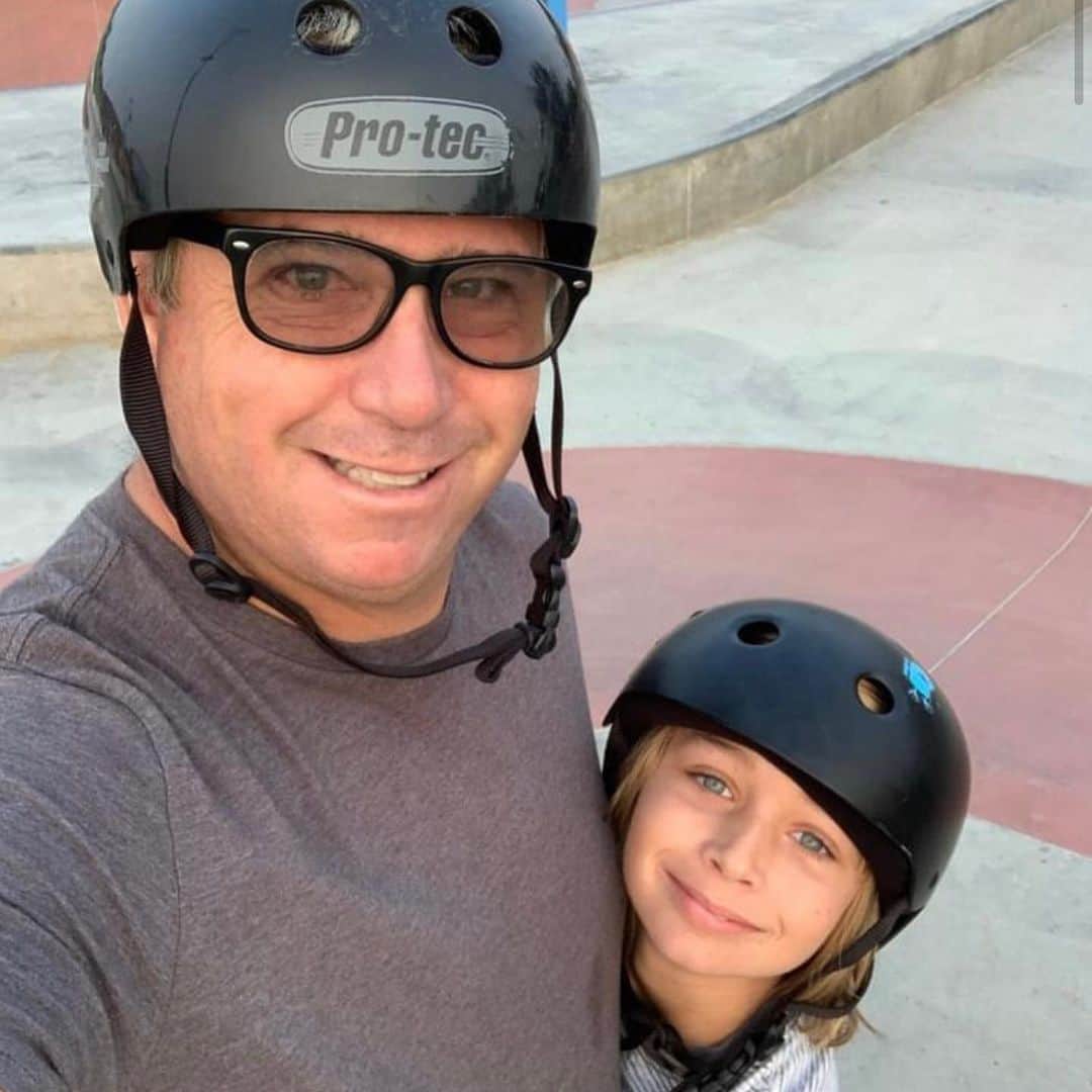 マット・バーガーのインスタグラム：「Absolutely gutted over the loss of our great friend, Mark Waters.  In life we meet a select few that really impact us and change our trajectory. I’m very grateful I can say Mark was one of those guys to me.   Truly someone who dedicated his life to looking out for everyone and giving opportunities to those he believed in. Thank you for being that cool older brother, showing me ropes on the road, and just being an example of a great man.  My heart goes out to Claudine, Avery, and the rest of the Waters family ♥️ Attached in my bio is a link if you feel compelled to donate to the Waters. Stay safe and cherish the ones you love everyone!  -MB」