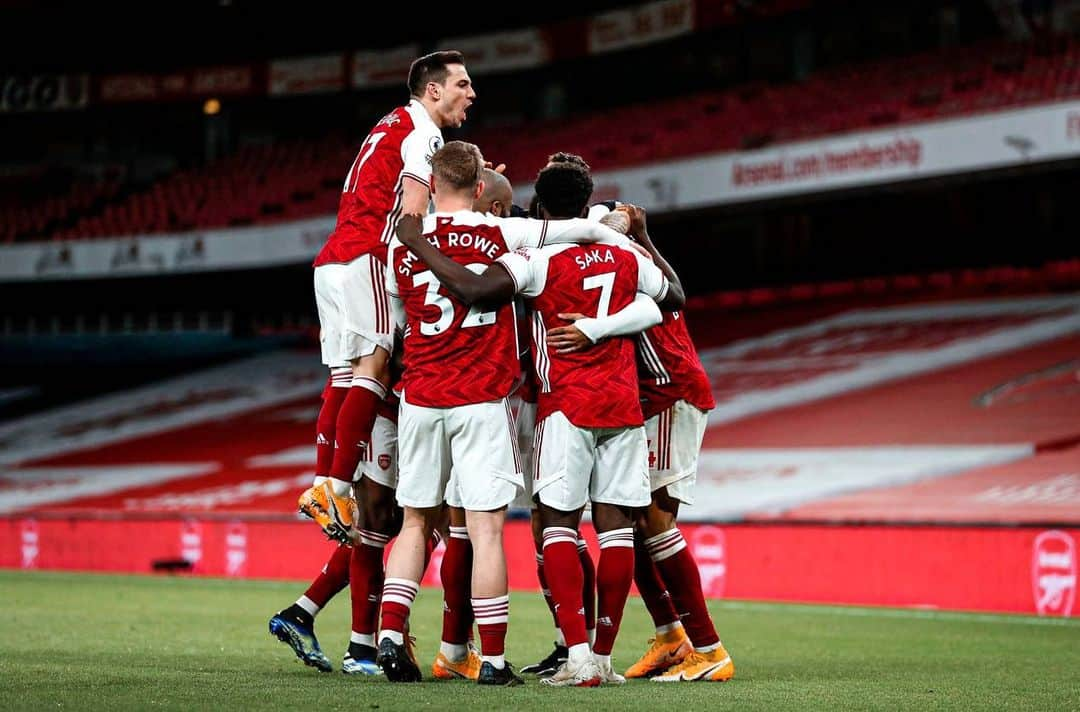 セドリック・ソアレスのインスタグラム：「Come on, Arsenal! 💪⚔️ Great to be back out there with the lads and help the team get the 3️⃣ points.   #Arsenal #premierleague #afc #gunners #welldone #team #win #goodfeelings #spirit #COYG」