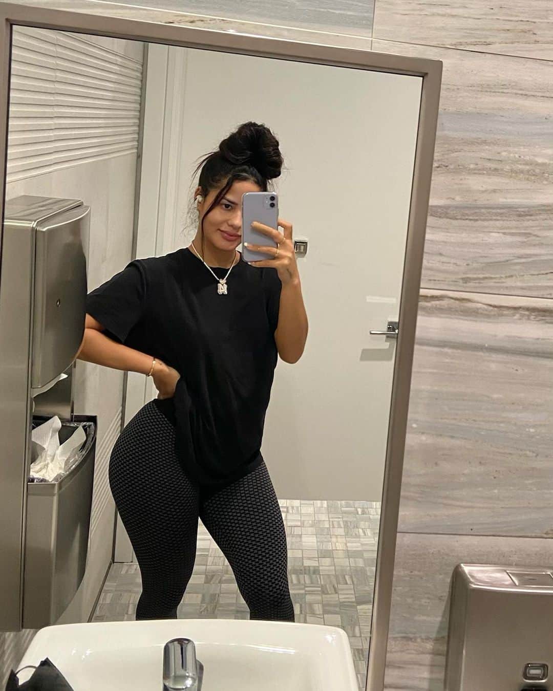 Katya Elise Henryさんのインスタグラム写真 - (Katya Elise HenryInstagram)「One day or day one... you decide! Well for me, today was day 1 of the @workouts_by_katya 8 Week Thicc Challenge 🥳 sheeeeesh glutes and core kicked my asssss ngl. Who else?! I love to hear your feedback 🙏🏽 last minute sign ups my for thicc challenge are still open but we’re wrapping it up shortly, so if you haven’t joined, do so now before it’s too late! Link in bio! LETS WORK 💫🍑💪🏽」1月19日 8時34分 - katyaelisehenry