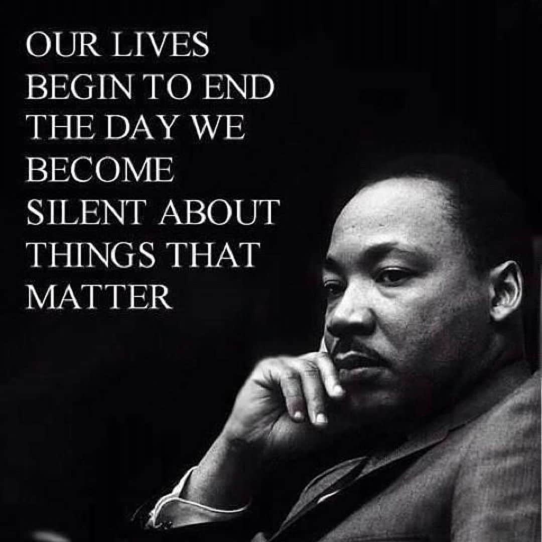 メッチェン・アミックさんのインスタグラム写真 - (メッチェン・アミックInstagram)「What are your favorite #MLK quotes? Here are a few of mine…  His wisdom and guidance is still SO relevant today. How have we not gotten farther #America? We still have so much work to do. So many wrongs that we need to make amends for. We must abolish #systemicracism #racialinequality and the #oppression it creates. I am hopeful (and expecting) that our new administration will make HUGE steps toward #equality for all Americans 🇺🇸 Let’s hold them accountable, as well as do our part to make a difference in our own communities.」1月19日 8時47分 - madchenamick