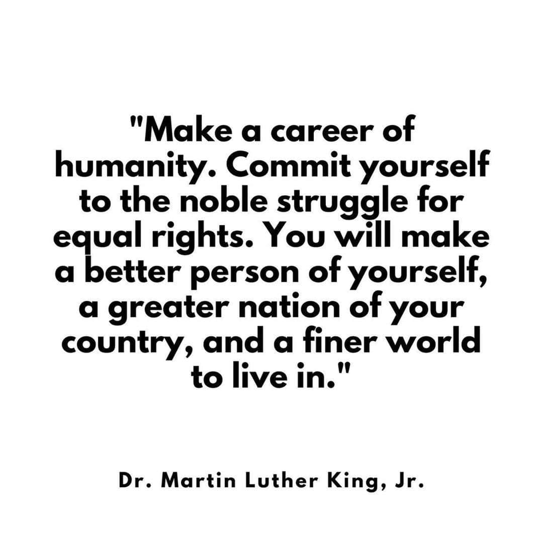 メッチェン・アミックさんのインスタグラム写真 - (メッチェン・アミックInstagram)「What are your favorite #MLK quotes? Here are a few of mine…  His wisdom and guidance is still SO relevant today. How have we not gotten farther #America? We still have so much work to do. So many wrongs that we need to make amends for. We must abolish #systemicracism #racialinequality and the #oppression it creates. I am hopeful (and expecting) that our new administration will make HUGE steps toward #equality for all Americans 🇺🇸 Let’s hold them accountable, as well as do our part to make a difference in our own communities.」1月19日 8時47分 - madchenamick