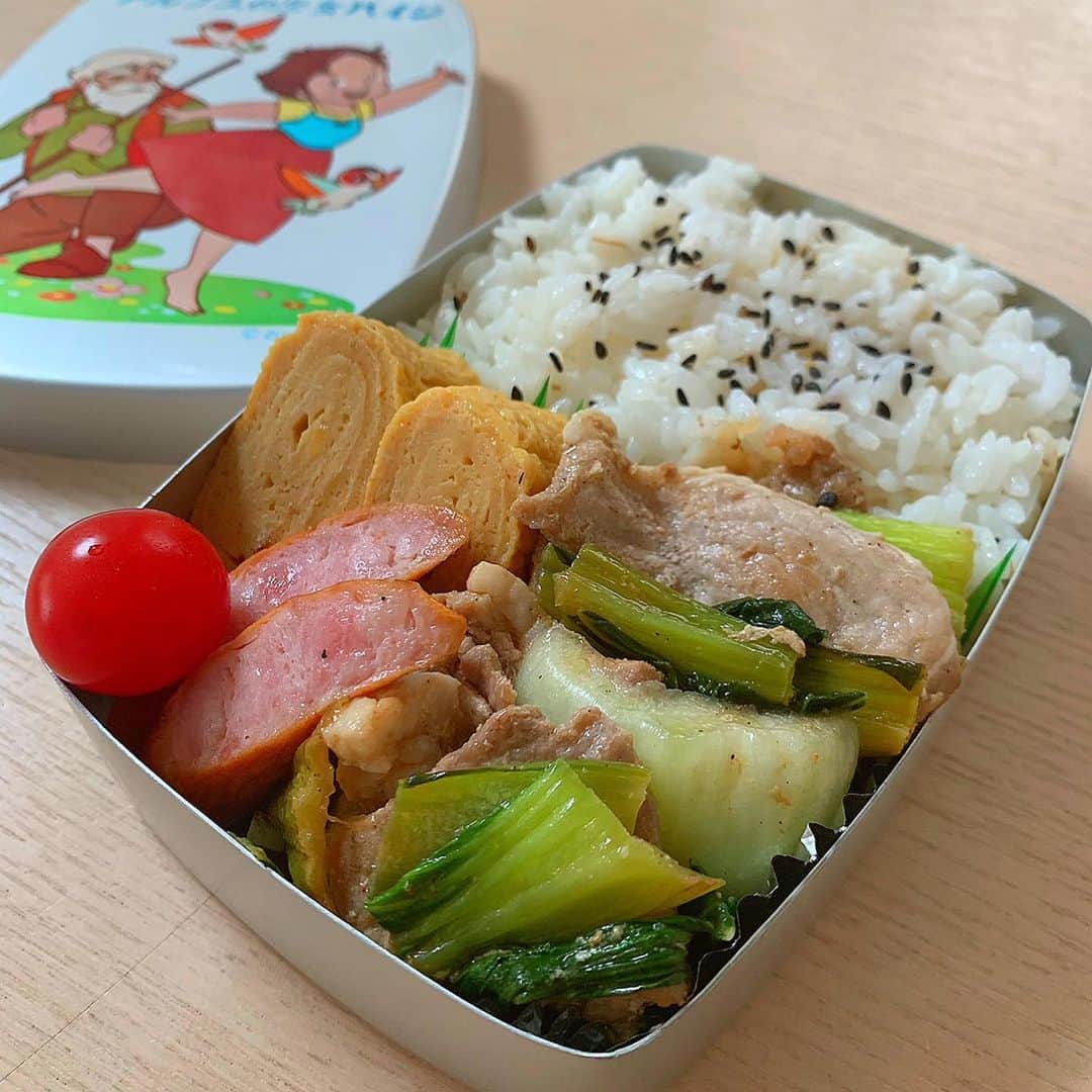 崎嫁ポァンですのインスタグラム：「+ (*Ü*)ﾉ"おはYoϋ♡Tuesday☁︎ + 今日ゎはっぴっぴーな日ˏ₍⸜̠̇⸝̠̇₎ˎ ̀⁽⸌̠̇⸍̠̇⁾ ́ˏ₍⸜̠̇⸝̠̇₎ˎ ̀⁽⸌̠̇⸍̠̇⁾ ́ + MY HOUSE account☞ @77ponstagram99  + #崎嫁弁当  + + + #お弁当#弁当#lunch#lunchbox#bento#food#yummy#delicious#旦那弁当#愛妻弁当#自分弁当#料理#サラメシ#お弁当箱#お昼ごはん#ごはん#ご飯#和食#アルミ弁当」