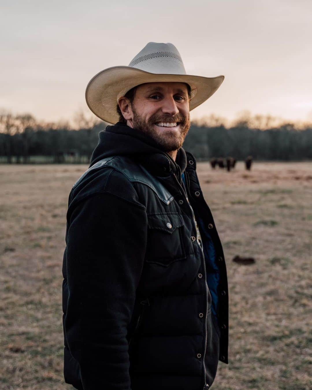 チェイス・ライスのインスタグラム：「Doing cowboy shit, John Dutton where you at?  📸: @kaisercunningham」