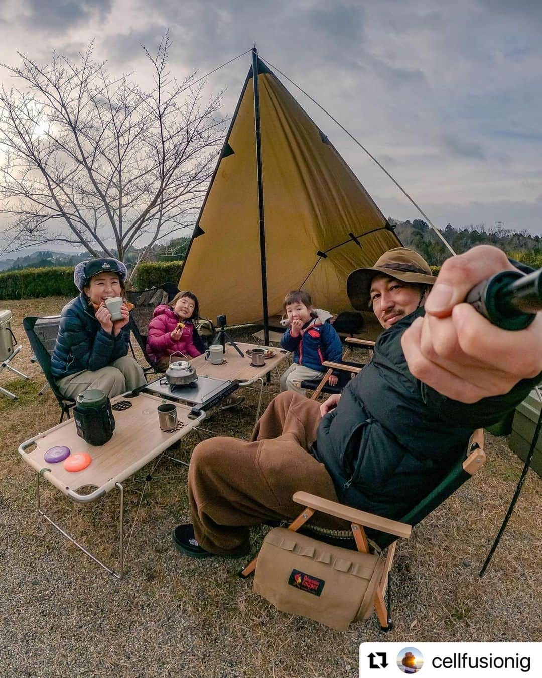 鈴木サチさんのインスタグラム写真 - (鈴木サチInstagram)「. 今Goproに興味があって、すごく欲しい！がマックスな私です😂😂 . 子供たちや家族の記録を撮るのにやっぱり素敵に撮りたいのよねー。 私写真撮るの下手くそだから😅😅 . @cellfusionig  さんのインスタではGoproで撮影された写真がたくさん載っているので、見てるだけでワクワクする😊✨ . STORYwebにインタビューの様子もアップされているようなので、みなさんぜひチェックしてみてね😊✨ . . #ママ #ママモデル #family 家族写真  . . . #Repost @cellfusionig with @make_repost ・・・ “GoPro×STORYweb”  GoProマスターが直伝！ 子供の写真やインスタ写真を簡単オシャレに撮るコツ！ ＿＿＿＿＿＿＿＿＿＿＿＿＿＿＿＿＿＿＿  昨年末、STORYwebさんより取材を受けた インタビュー記事が公開になりました‼️  プロフにSTORYwebさんのリンクURLを貼っておくので、お時間ある時に読んでみて下さい。インタビュー形式なのでとても読みやすい記事ですよ！ @goprojp × @story_love40  ＿＿＿＿＿＿＿＿＿＿＿＿＿＿＿＿＿＿  取材を受けたSTORYさんが「新しい40代」のためのファッション&ライフスタイル誌という事で、育児・家事・仕事に超多忙なSTORY世代のママさん達ですが、そんなママさん達にこそ手軽で綺麗に写真も動画も撮れる【GoPro】を使って欲しい‼️という熱い思いをインタビューで話させていただきました😅  1人でも多くの方にGoProの素晴らしさが伝わればいいなと思っています🙏 ＿＿＿＿＿＿＿＿＿＿＿＿＿＿＿＿＿＿＿ もし記事を読まれた方で、感想やご意見など ありましたらコメント、DMに書き込んで下さい！ よろしくお願いします🤙 ＿＿＿＿＿＿＿＿＿＿＿＿＿＿＿＿＿＿＿  #ゴープロ持って出かけよう  #ゴープロのある家族 #ゴープロのある生活 #家族写真 #アウトドア #ファミリーキャンプ #ファミキャン #フリーサイト #ファミリーコーデ #5歳女の子#3歳女の子 #ddタープ #Goproファミリー #gopro#goprojp #goprohero9 #storymagazin  #hxodesign  #outdoor #camping #familycamp #hinataoutdoor  #goprotravel #outdoorman #oregoniancamper  #harftrackproducts」1月19日 9時19分 - sachi_suzuki