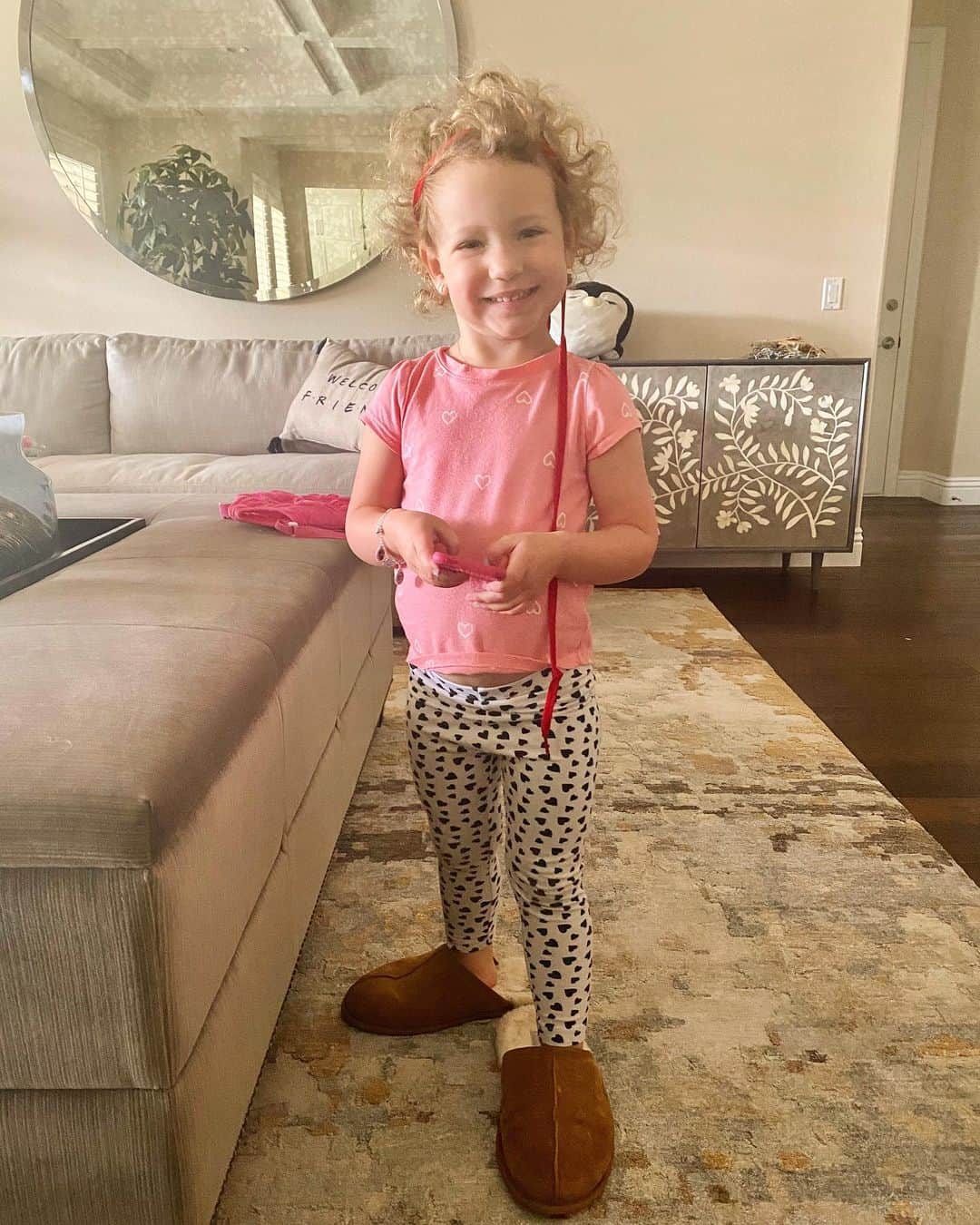 A.J.のインスタグラム：「Received this text from my best friend Rene Elizondo and needed to share:   “After showing me her dance moves and stretches, Lyric looked at me very seriously and way more maturely than her age should permit and said, “Rene, I can do anything,” to which I responded with, “I believe you.” She then asked me, “Do you want to know how I know I can do anything?” And I said yes. She then said, “Because my Mommy told me!” It was so beautiful and powerful! I will never forget that moment and how valuable it is for me to remember that they listen to us and believe us!”   Yes, you can do anything, baby girl!!! Mommy and Daddy are so proud of you. #InspirationMonday」