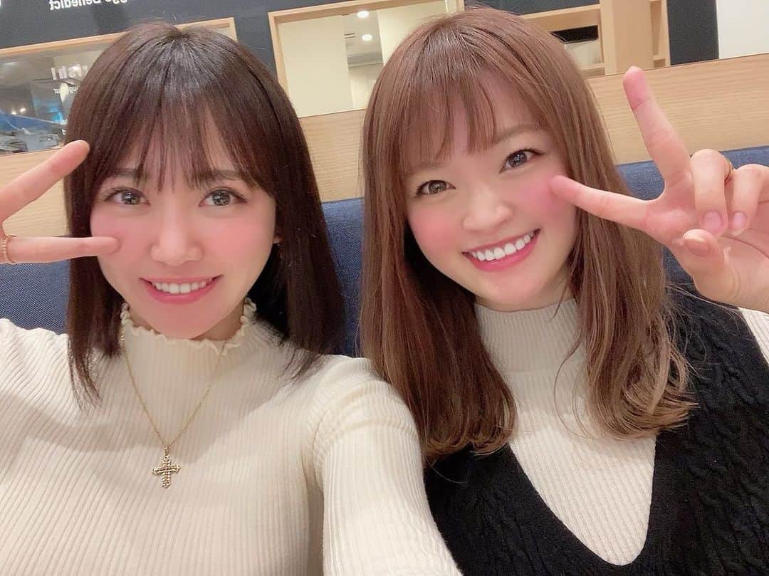平林あずみのインスタグラム：「❤︎ いつ見ても可愛いまりりん💗 もうね、めっちゃ久しぶりに会えたの🥰✨ 会おう会おうって言っててずっとなかなか会えてなかったから、やっと！！🤩 楽しかったなぁ(♥ω♥*) また会いたいな🌼 プレゼントもくれて本当に嬉しかったぁ💓 ありがとう(*´╰╯`๓)♬ * #可愛い女の子 #萌え #まりりん #久しぶり #会えた #癒し #癒しの時間 #時間あっという間 #楽しかった❤️ #また会いたい #プレゼントありがとう #🎁 #sabon #ボディークリーム #ボディオイル #いい香り #幸せ」