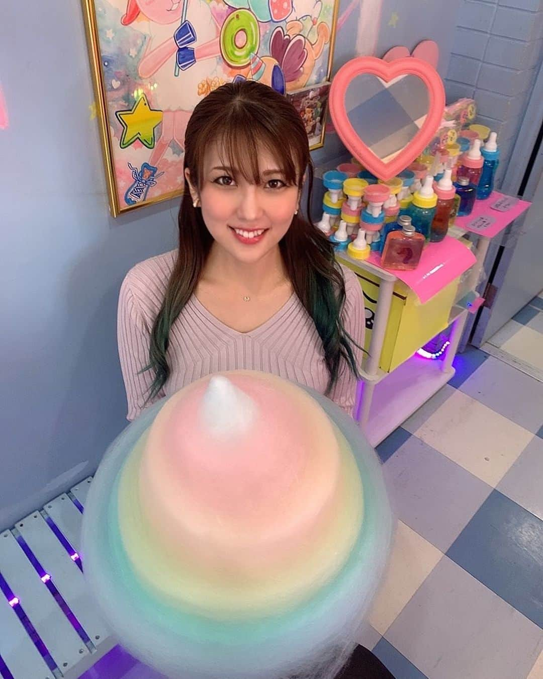 神谷麻美さんのインスタグラム写真 - (神谷麻美Instagram)「#sweetxo 可愛すぎ💖🦄💖🌈💖✨ #ユニコーン 大好き🦄💖✨  #哺乳瓶 🍼👶🏻💖✨  #ぴえん 🥺💖✨  #レインボーわたあめ 🌈💖✨ #cottoncandy 🍭💖✨」1月19日 9時52分 - asamice428