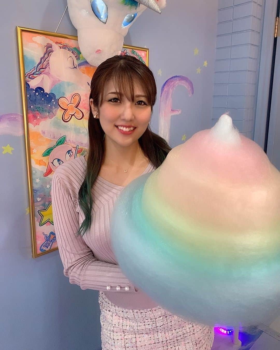 神谷麻美さんのインスタグラム写真 - (神谷麻美Instagram)「#sweetxo 可愛すぎ💖🦄💖🌈💖✨ #ユニコーン 大好き🦄💖✨  #哺乳瓶 🍼👶🏻💖✨  #ぴえん 🥺💖✨  #レインボーわたあめ 🌈💖✨ #cottoncandy 🍭💖✨」1月19日 9時52分 - asamice428