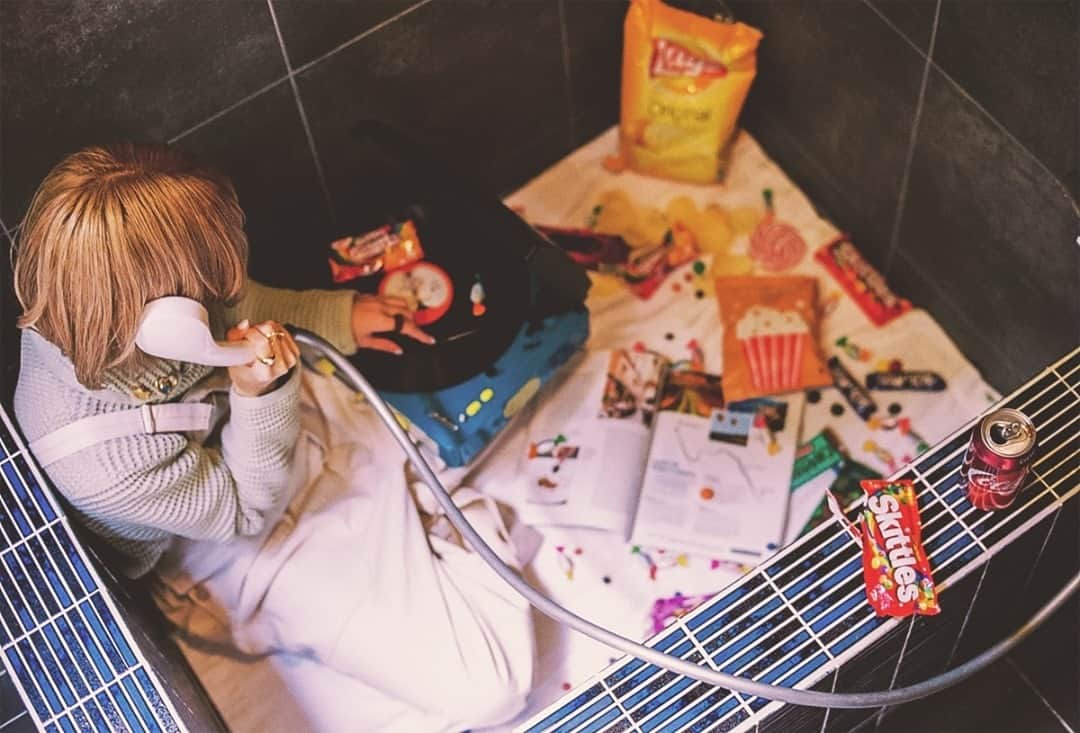 Block.fmのインスタグラム：「kojikoji待望の2nd EP『PEACHFUL』CD/アナログ/カセットテープ/デジタルで2月24日にリリース！前作に続き全曲作詞、プロデュースはBASI @basirap が担当。⁠ ⁠ 続きはlink in bio」
