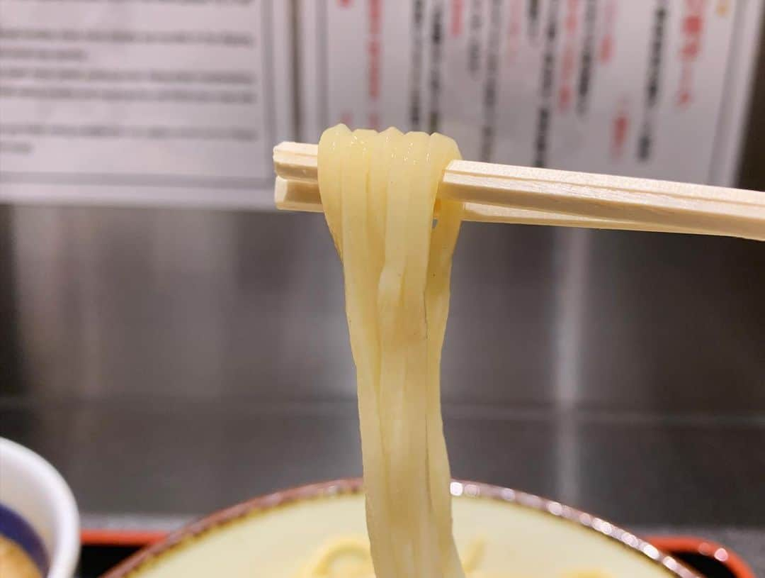 SUSURUさんのインスタグラム写真 - (SUSURUInstagram)「松戸富田麺絆@丸の内KITTE 半熟味玉もりそば 日曜の夕方にふと思い立ってこちらへ。 水で締められたツルモチ麺が美味い！ 甘味のある旨味たっぷり、爽やかな酸味も感じられるつけ汁ともナイスな相性です🍥 今度は中華そばをすすりたいと思いました🍜 #susuru_tv #松戸富田麺絆 #とみ田 #東京 #丸の内 #KITTE #もりそば #うまい  #ラーメン #らーめん #ramen #ラーメン部 #ramennoodles #毎日ラーメン生活 #麺スタグラム #japaneseramen #japanramen #foodstagram #foodie #noodles #instanoodle #instaramen #instafood #susururecommended #元祖つけ麺 #つけめん #つけ麺 #東京ラーメン」1月19日 10時17分 - susuru_tv