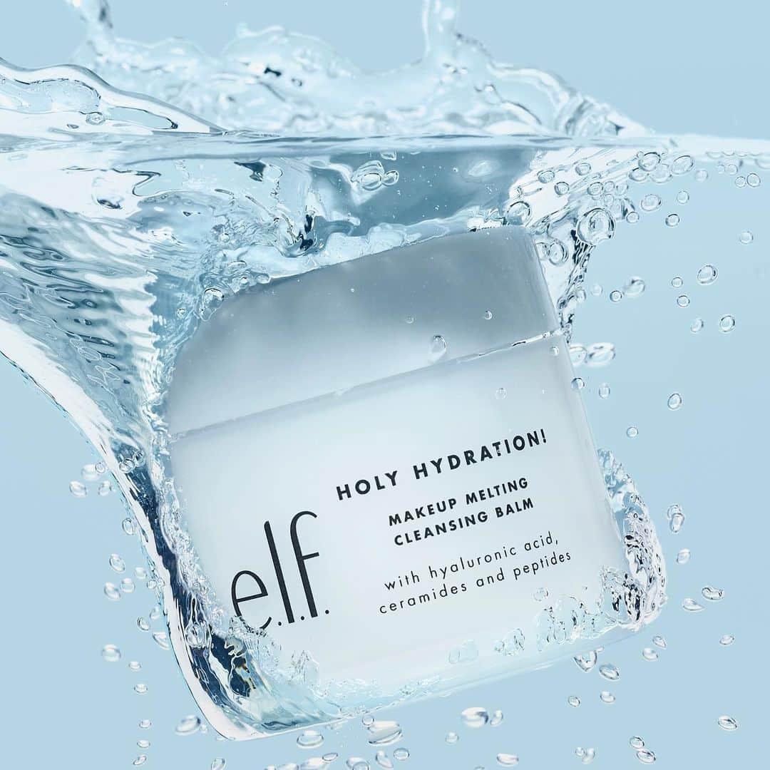 e.l.f.さんのインスタグラム写真 - (e.l.f.Instagram)「Have you tried oil cleansing? Follow the steps below featuring our Holy Hydration! Makeup Melting Cleansing Balm for your cleanest skin yet 💧  1. Scoop out a dime-sized amount of product with the included spatula and massage onto dry skin 2. Moisten fingertips and continue to massage into the skin using circular motions. For makeup removal, apply all over carefully ensuring eyes are closed. 3. Rinse with water or remove with a warm damp cleansing cloth. ✨Pro Tip:✨ Double cleanse for that extra clean feel with our Holy Hydration! Daily Cleanser   Tap to shop for $10! #eyeslipsface #elfingamazing #elfcosmetics #crueltyfree #vegan」1月19日 10時17分 - elfcosmetics