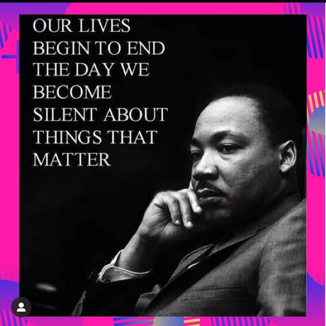 T.I.のインスタグラム：「Today we celebrate a King of many generations. We benefit greatly from your unwavering resilience & your family's ultimate strength & sacrifice. We can't thank you enough. What we can do is adopt as much of your spirit & share as many of your teachings as we can. Still today Your dream lives on. Legends never Die. Happy King Day👑」