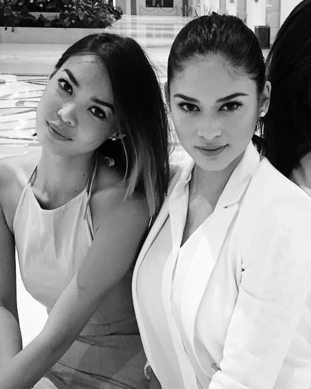 美馬寛子のインスタグラム：「#tbt with Pia Wurtzbach, Miss Universe 2015 👑 @piawurtzbach   . . . . . . . . . #beauty #portrait #missuniverse #fashion #winner #pageant #selfcare #makeup #photoshoot #missuniversejapan #pose #model #behindthescenes #cover #flash #photography #tokyo #japan #philippines #manila」