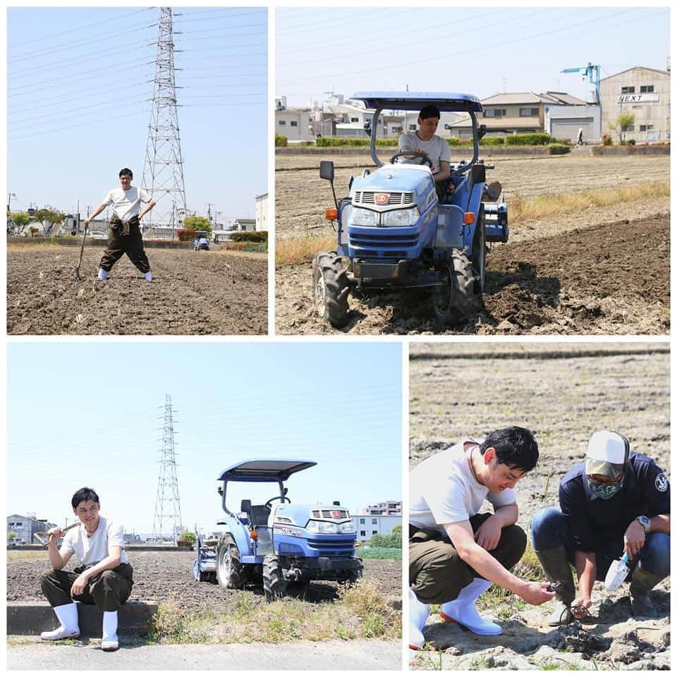 宮田麺児さんのインスタグラム写真 - (宮田麺児Instagram)「田おこしから田植えから稲刈り 袋つり用の袋をイナ染　ここまできた。あとは仕込んで　2月に完成。  #日本酒 #田んぼ #稲刈り #田植え #山田錦 #東大阪 #与謝町 #与謝娘酒造 #稲藁」1月19日 10時39分 - miyatamenji