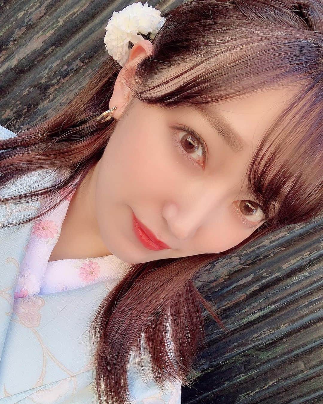 中村優香のインスタグラム：「𓊆カラコン𓊇  PRです‎ ܾ ܾ 𖥧𓇣 ܾ ܾ ܾ   (昨日の夜投稿できてなかった泣)  この間紹介した「VNTUS(ヴァニタス)」のカラコン、色違い ◡̈* さりげなく赤っぽいから、瞳がうるうるしてるように見える気がした…♡  ꒰ レンズスペック ꒱ 使用期間:1日 直径(DIA):14.2mm 色直径:13.2mm ベースカーブ(BC):8.6mm 含水率:38.5%  #VNTUS #ヴァニタス #カラコンレポ #カラコン #pr」