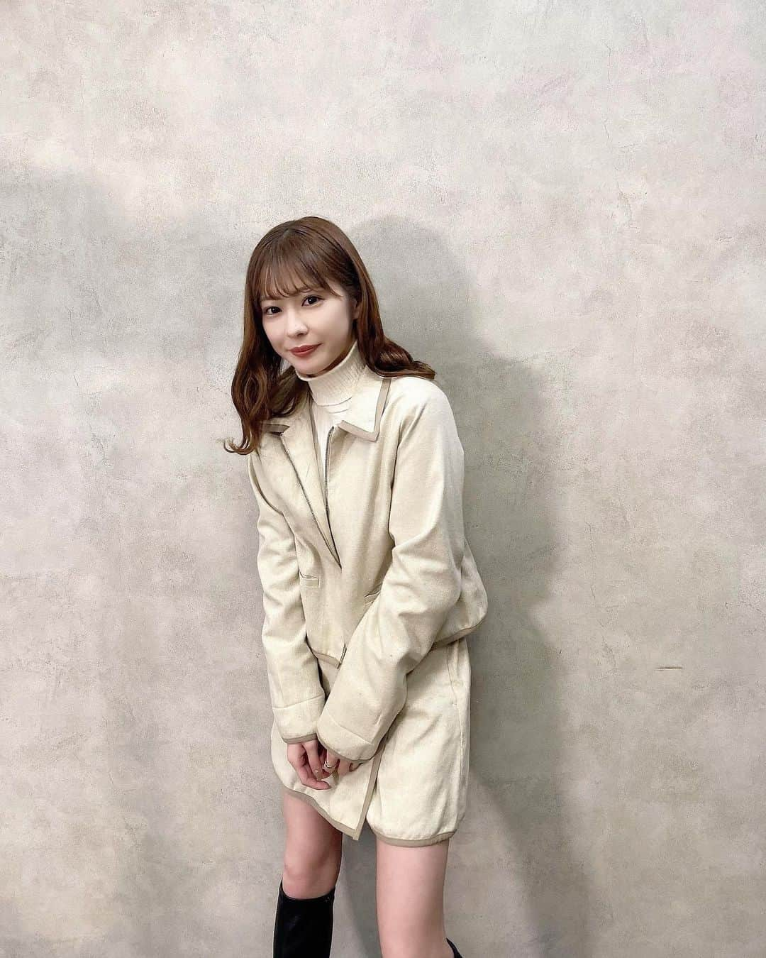 深瀬美桜さんのインスタグラム写真 - (深瀬美桜Instagram)「今季はセットアップ×ロングブーツがお気に入り🧺🤍 今日も一日頑張ろう⏳」1月19日 10時56分 - fukasemio