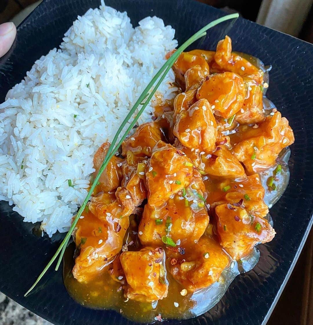 Flavorgod Seasoningsさんのインスタグラム写真 - (Flavorgod SeasoningsInstagram)「Mango chipotle chicken with citrus zest jasmine rice. Fresh chives to divide the chicken and rice.⁠ -⁠ Customer:👉 @platesbykandt⁠ Seasoned with:👉 #Flavorgod Sweet and Tangy Fiesta Seasoning⁠ -⁠ Add delicious flavors to your meals!⬇️⁠ Click link in the bio -> @flavorgod  www.flavorgod.com⁠ -⁠ Zested fresh lemon and lime into the rice to give it that fresh citrus taste to go along with the chicken.⁠ Made by: Kody (@maserati_martin )⁠ Key ingredients👇🏽👇🏽⁠ • @flavorgod fiesta sweet n tangy⁠ • @pfchangs mango sauce⁠ • puréed chipotle peppers⁠ • @riceselect white jasmati⁠ • @simpletruth4u chicken breast & fresh chives⁠ -⁠ Flavor God Seasonings are:⁠ ➡ZERO CALORIES PER SERVING⁠ ➡MADE FRESH⁠ ➡MADE LOCALLY IN US⁠ ➡FREE GIFTS AT CHECKOUT⁠ ➡GLUTEN FREE⁠ ➡#PALEO & #KETO FRIENDLY⁠ -⁠ #food #foodie #flavorgod #seasonings #glutenfree #mealprep #seasonings #breakfast #lunch #dinner #yummy #delicious #foodporn」1月19日 11時01分 - flavorgod