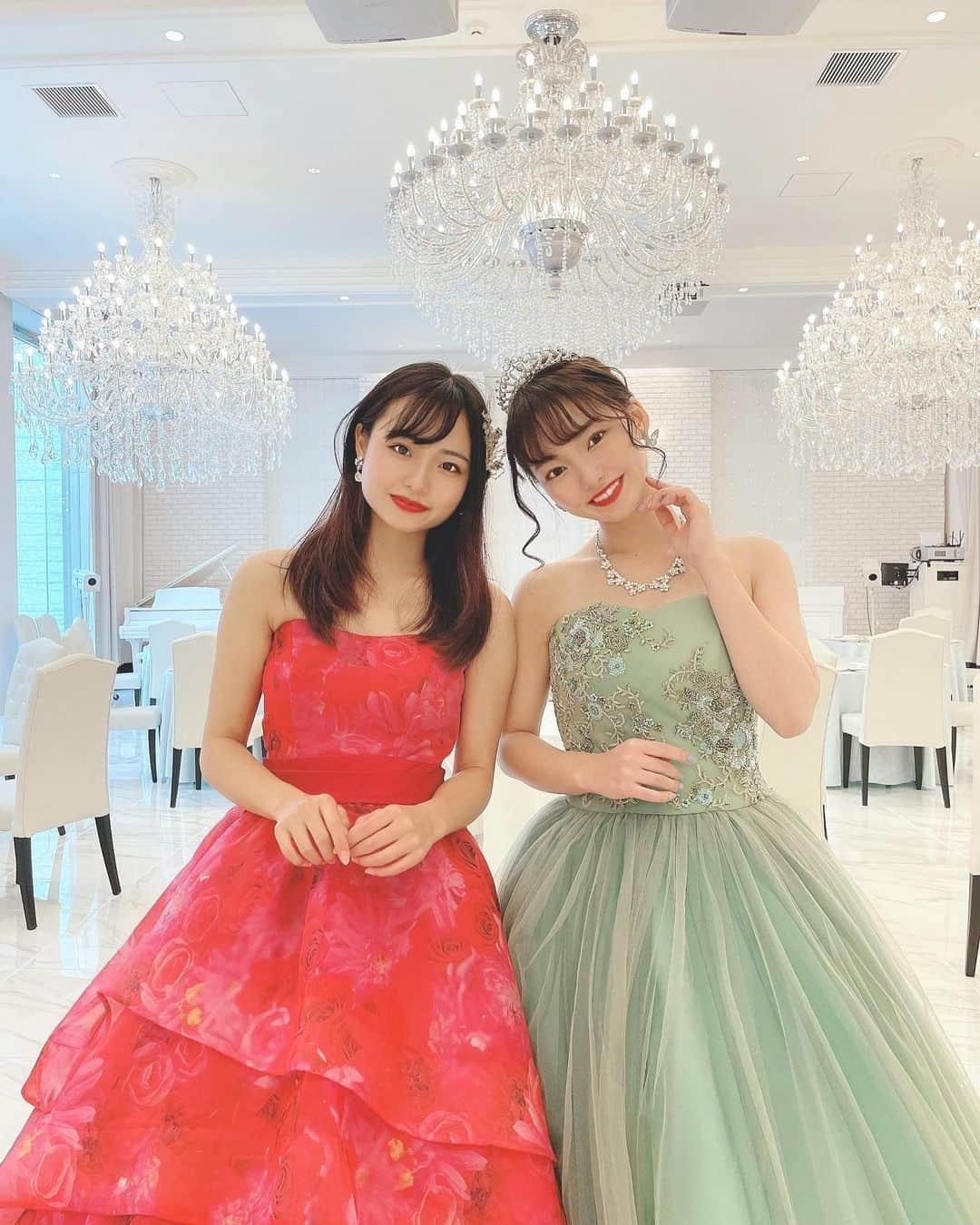 安原舞さんのインスタグラム写真 - (安原舞Instagram)「. @st.raphaelchapel で ありさちゃんとドレス着た時の💭👗  色んなドレスの種類があって 選ぶ時からワクワクでした！😽♫  また着たい〜💖  #カフェトニーガーデン #cafetonygarden #セントラファエロチャペル御堂筋 #セラマジィ #ラファエロカフェ」1月19日 16時48分 - mai_yasuhara