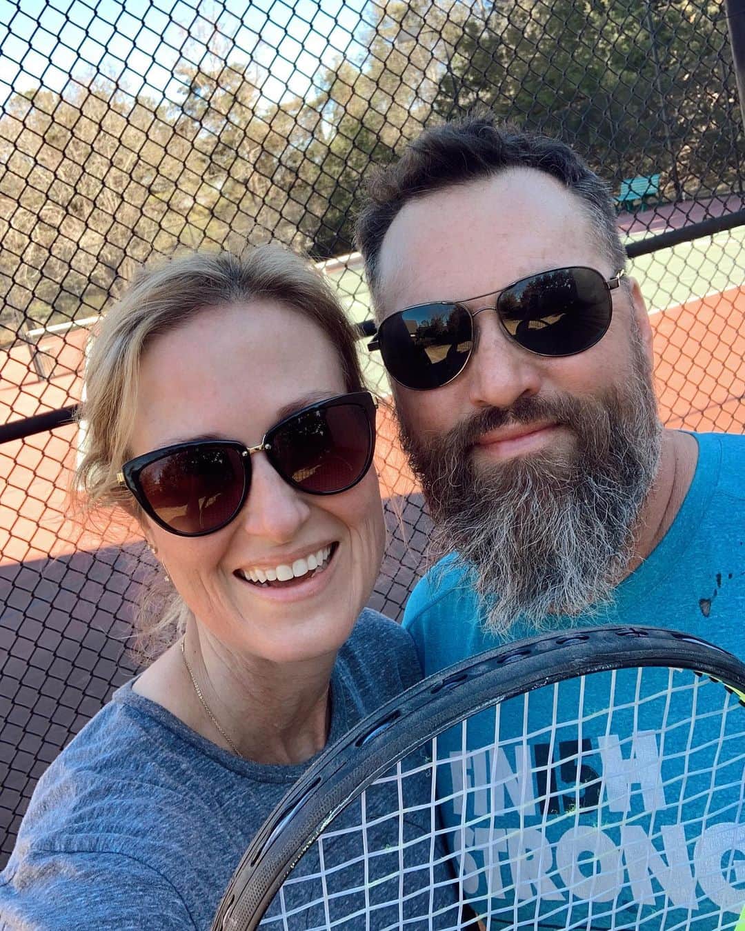 コリー・ロバートソンのインスタグラム：「What a difference a week makes 🤗 Last Monday it was snowy and 31, today sunny and 64! I love Louisiana, and all her seasons🤍」
