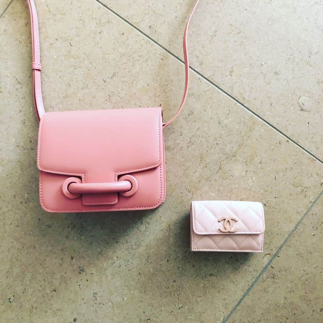 麻生裕子さんのインスタグラム写真 - (麻生裕子Instagram)「やっぱりピンクが好き❤︎  #pink #love #vasic #chanel」1月19日 11時33分 - yukoasoh