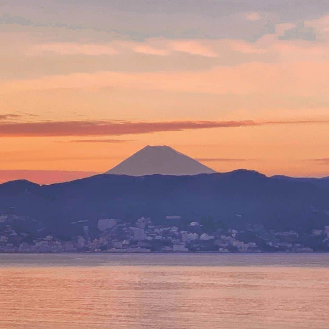 安珠のインスタグラム：「富士山見ると 気持ち上がります  #mountainfuji #anjuphotographer」