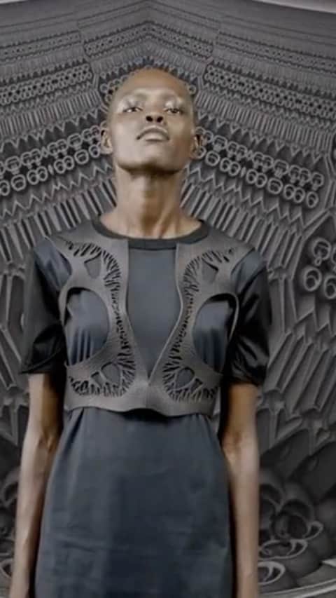 スリーアズフォーのインスタグラム：「"Darkness cannot drive out darkness, only light can do that. Hate cannot drive out hate, only love can do that." Martin Luther King Jr.  Flashback to Spring Summer 2015 “Tree of Life” film  Featuring: @gracebol @jeanmpalomby  In collaboration with @alexczetwertynski  Concept & Direction: @threeasfour  Animation: @alexczetwertynski  Sound: @_evnita_ & @carpjet_official  Styling: @ethel_park  Makeup: @alliesmithmakeup  Grooming: @tinnaempera  Cinematography: Jeffret W. Hagerman」