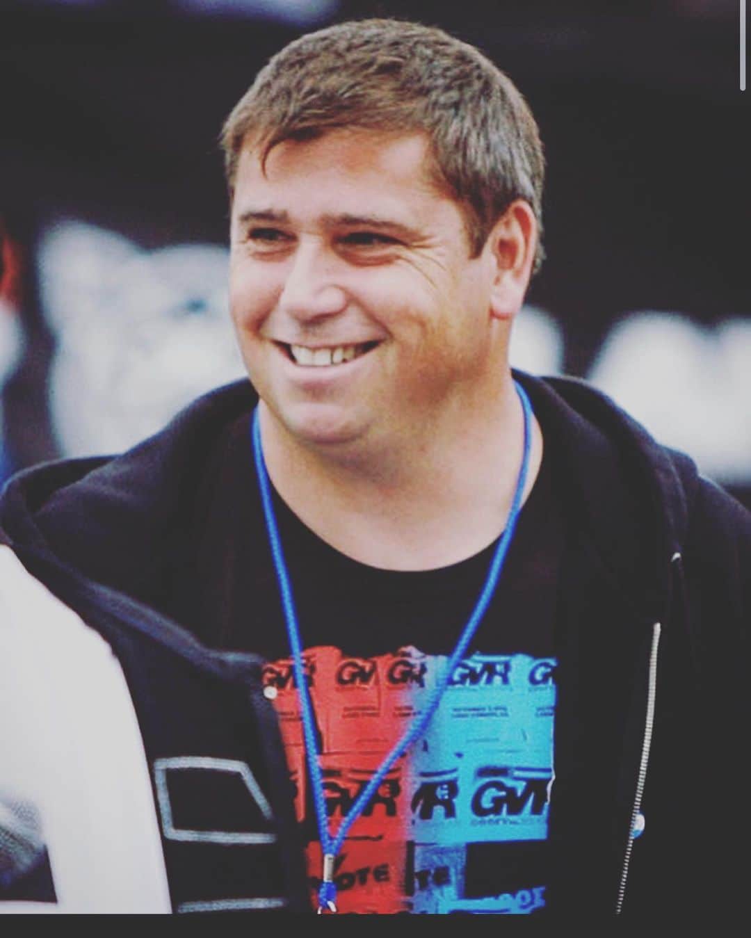 オルタモントのインスタグラム：「We are deeply saddened and heartbroken with the loss of Mark Waters @skatepunk22 💔 Skateboarding and Music was Mark’s life and passion, which he shared with all of us over the years working tirelessly to make so many memorable and amazing events come to life.   Our deepest condolences and thoughts go out to the Waters family. Mark gave so much to the skateboard and music community, and we’re thankful for the memories we have of him.   Rest Easy Mark 🌹」