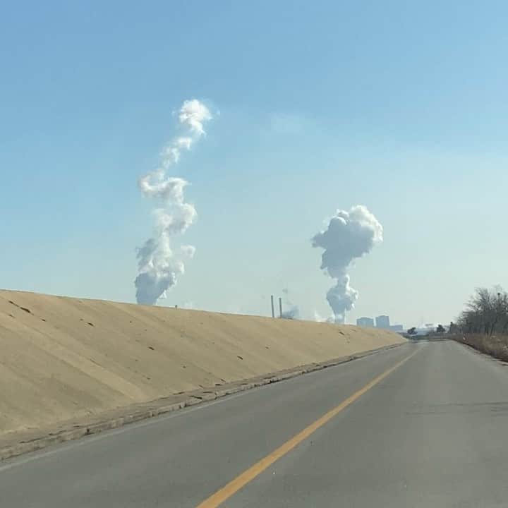 パーク・ファン・ヒーのインスタグラム：「☁️☁️」
