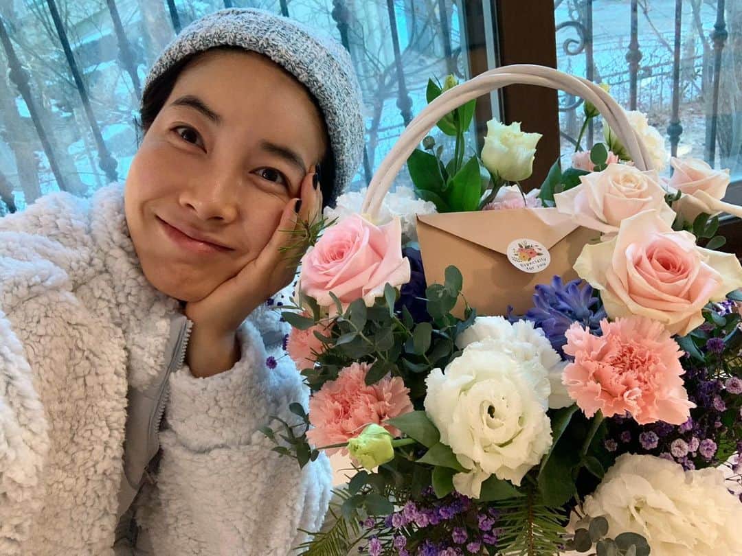 チン・ソヨンのインスタグラム：「생선 🙏🏻」