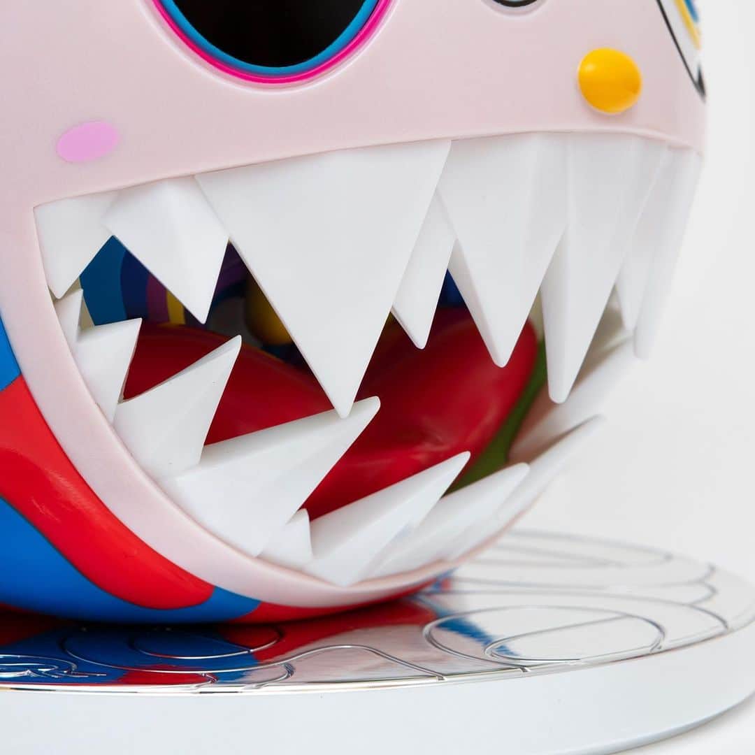 HYPEBEASTさんのインスタグラム写真 - (HYPEBEASTInstagram)「@hypebeastart: @galerieperrotin’s Hong Kong store is set to drop a limited-edition sculpture by @takashipom. Dubbed ‘Melting DOB,’ the multi-colored piece features the mascot’s maniacal yet whimsical appearance in two varying halves: monstrous fangs and polychromatic eyes on one side while the other dons half-lidded eyes with a roguish grin. Each figure is made of painted cast vinyl and arrives with a metallic disk stand. Limited to only 300 pieces, fans can expect a release through @perrotinstore and @belowground.hk on January 28 for approximately $2,167 USD apiece. ⁠⠀ Photo:©️Takashi Murakami/Kaikai Kiki Co., Ltd. All Rights Reserved. Courtesy Perrotin」1月19日 12時08分 - hypebeast