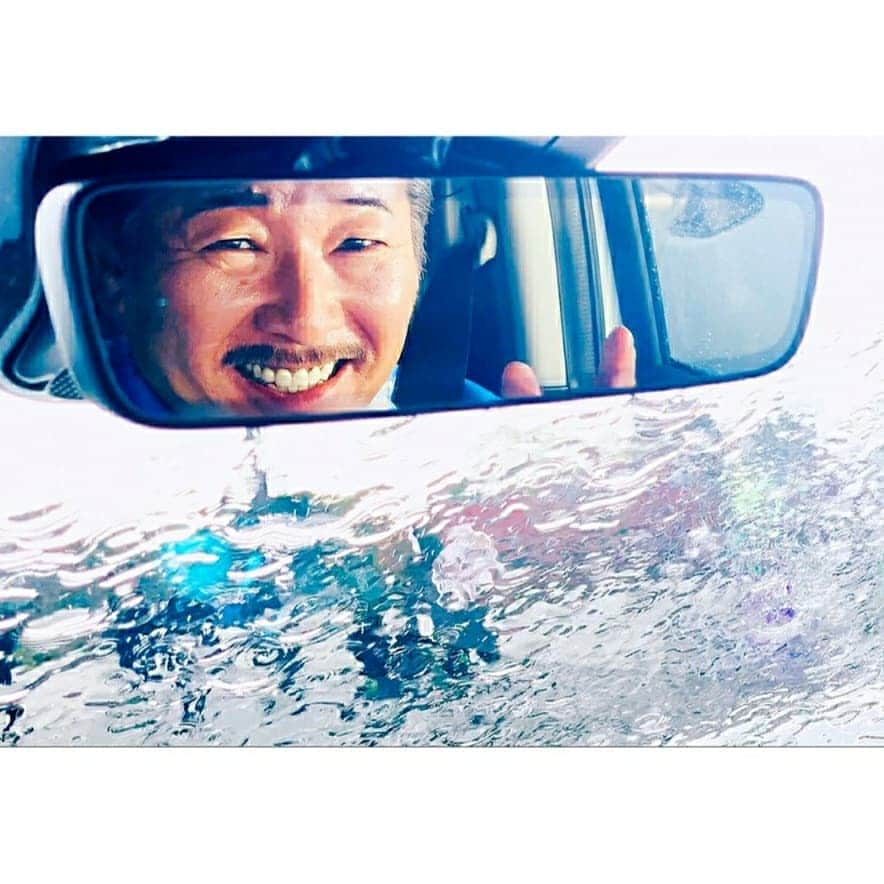 布川敏和さんのインスタグラム写真 - (布川敏和Instagram)「Honda All-New VEZEL (フルモデルチェンジ•ヴェゼル) の, アンバサダー GOOD GROOVERになりました～(^o^)/* グルーバー同士で楽しく写真を撮り合ったよ～📷✨ 〝All-New VEZEL e:HEV〟の全貌は 2021年2月18日に, 世界同時発表です～！ . #布川敏和 #honda #vezel #hondavezel #ホンダ #ヴェゼル #ホンダヴェゼル #goodgroovevezel #goodgroover」1月19日 12時07分 - fukawatoshikazu