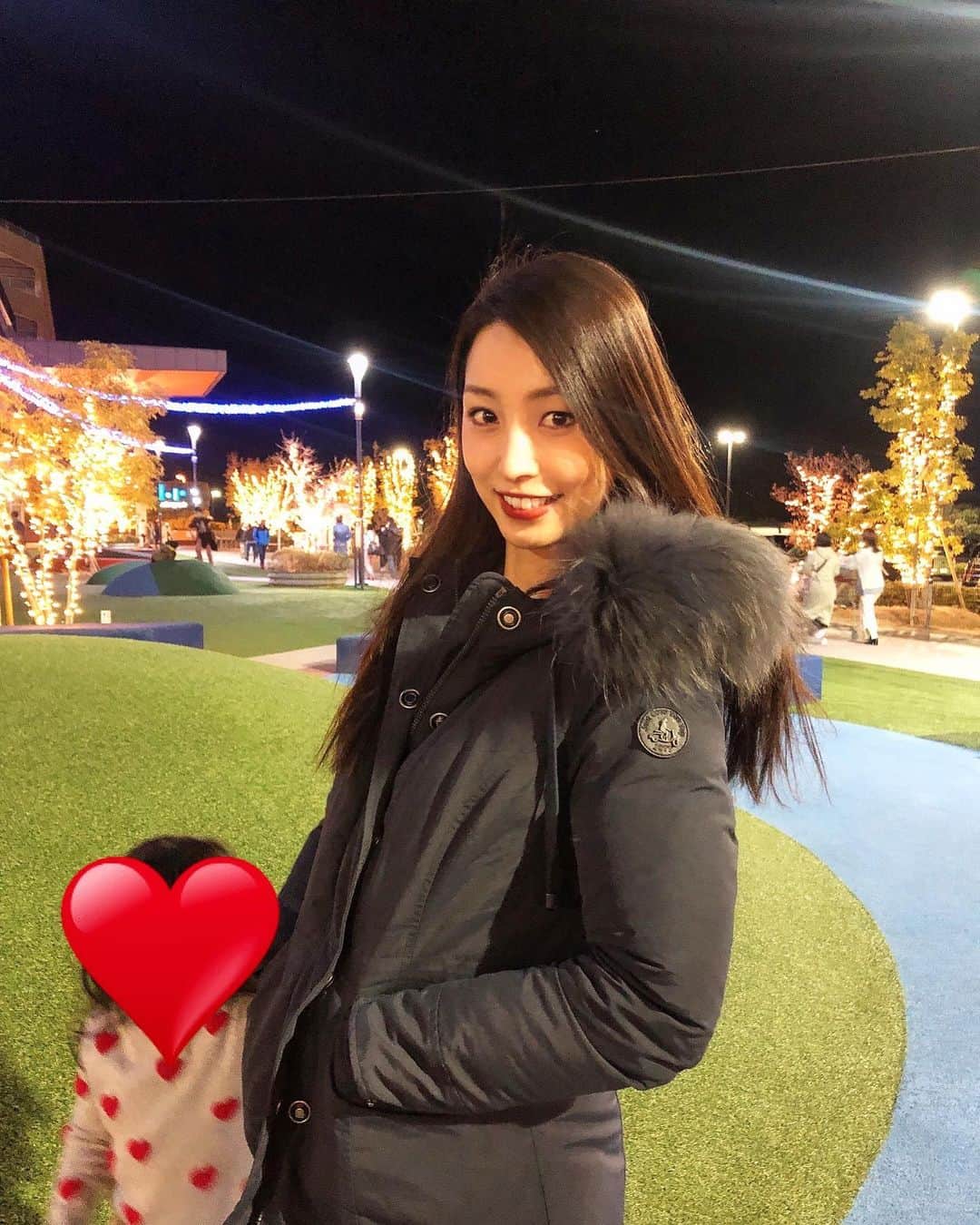 茨木菜緒のインスタグラム：「. メンタル強く、 芯のある女性になりたいと思う2021🖤🖤 . coat🧥お正月に初おろしした、 おNewの @jottjapan のダウン🤎 . 今日も撮影頑張る♡ . . #jott #coat #down #コート #ダウン #codenate #お仕事 頂ける日々に #感謝 #頑張る 💪🏾💪🏾」