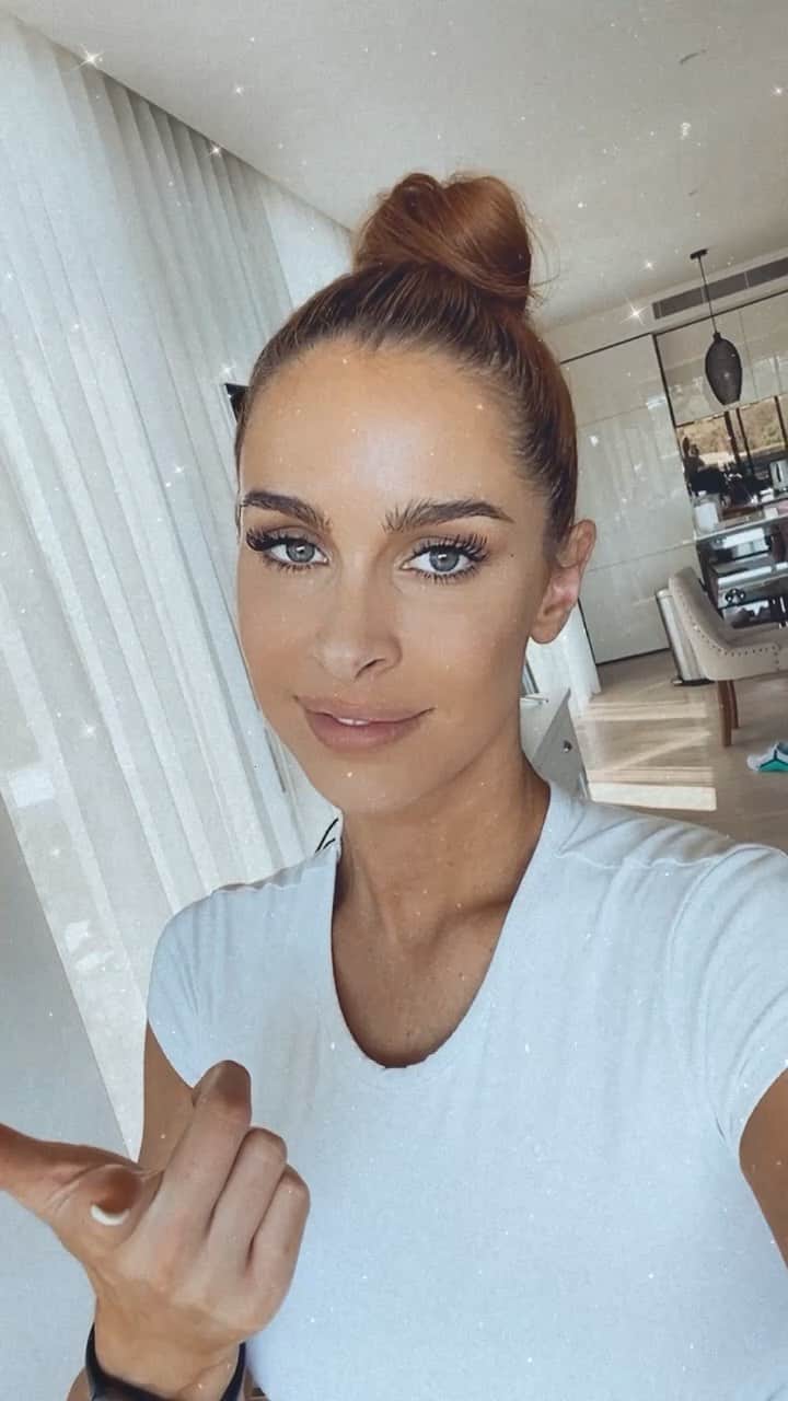 エリー・ゴンサルヴェスのインスタグラム：「PSA #fyp #fypage #foryou #foryoupage」