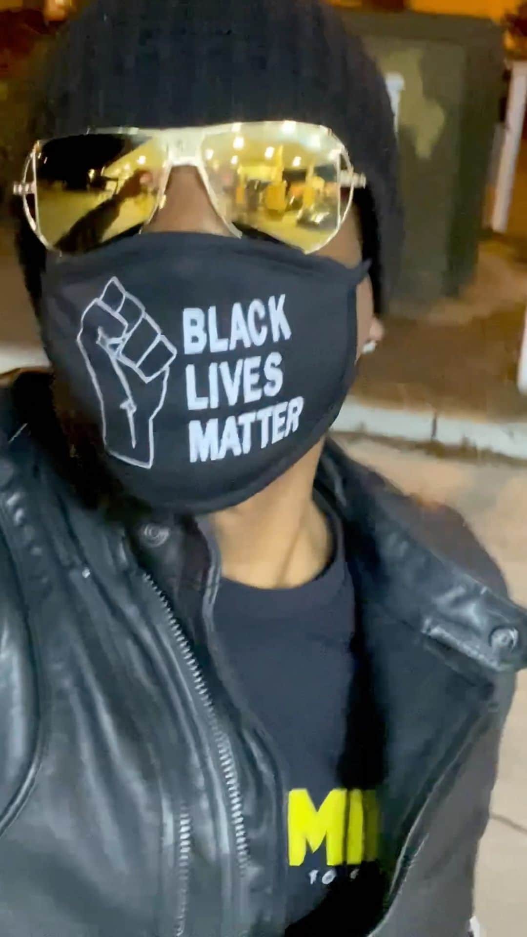 MCハマーのインスタグラム：「Thank You Dr.King 🙏🏿✊🏾  Love Y’all 💯🖤💯❤️💯🖤💯」