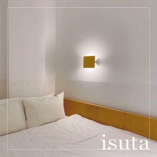 のインスタグラム：「渋谷の“かくし味”のような楽しいホテル。﻿ いま話題の「MUSTARD™ HOTEL」の魅力を探っちゃいます。﻿ ﻿ ﻿ 渋谷と代官山の中間あたりに位置する「MUSTARD™ HOTEL SHIBUYA」は2018年に開業したホテルで、複合施設「渋谷ブリッジ（SHIBUYA BRIDGE）」の中の一角にあります。﻿ ﻿ ﻿ シンプルで洗練された話題の韓国っぽホテルの魅力をたっぷりご紹介！﻿ ﻿ ﻿ 気になる詳細は、 @isuta_jp トップのURLから記事をチェックしてね。﻿ ﻿ ﻿ 【MUSTARD™ HOTEL SHIBUYA】﻿ 住所：東京都渋谷区東１丁目29-3﻿ 電話番号：03-6459-2842 ﻿ ﻿ ﻿ #isuta #イスタ #isutapic﻿ #mustardhotel #マスタードホテル﻿ #休日の過ごし方 #渋谷ホテル #韓国っぽ﻿ #isutacafe #カフェ巡り #おしゃれカフェ﻿ #cafestagram #カフェ #カフェ好き﻿ #お洒落な人と繋がりたい #喫茶店﻿ #カフェ好きな人と繋がりたい #cafe﻿ #hotel #一人旅 #東京散歩 #東京観光 #ホテル﻿ #おしゃれホテル #ホテル巡り #都内ホテル ﻿ #お洒落ホテル #ホテルステイ #おこもりステイ」