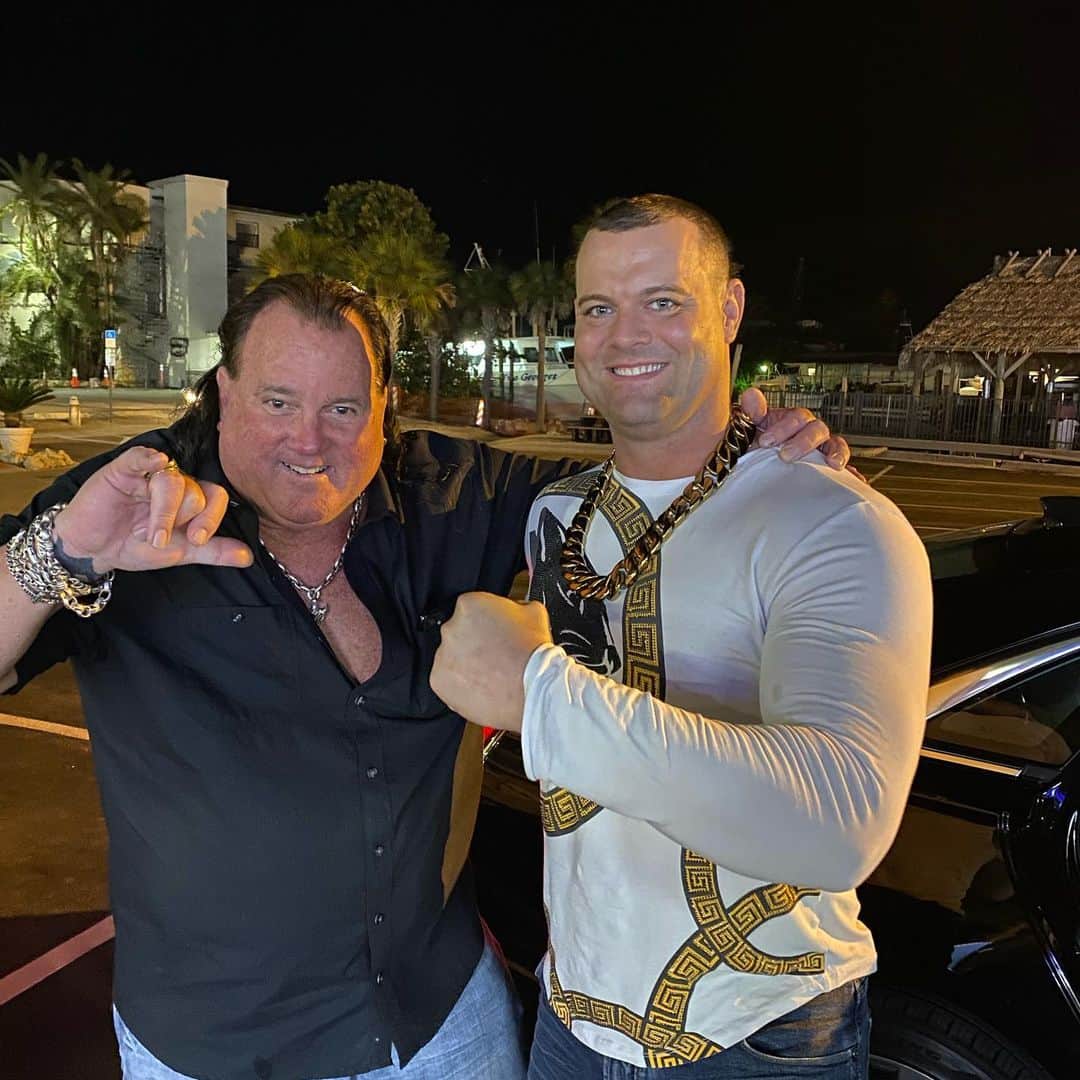 のインスタグラム：「Strutting’ and a Cuttin!’ Great filming and Greek dinner tonight with the Dream Team @brutus_beefcake and Greg the Hammer Valentine. Relived Wrestlemania 2, Bulldogs vs. Dream Team. 映画、テレビ番組を作ろう！We shall see what’s next. Activity is expected...... ✂️ 💇‍♂️ 🇬🇷 🇯🇵 🇨🇦 🇺🇸 🇬🇧 🤼‍♀️ 🐶」