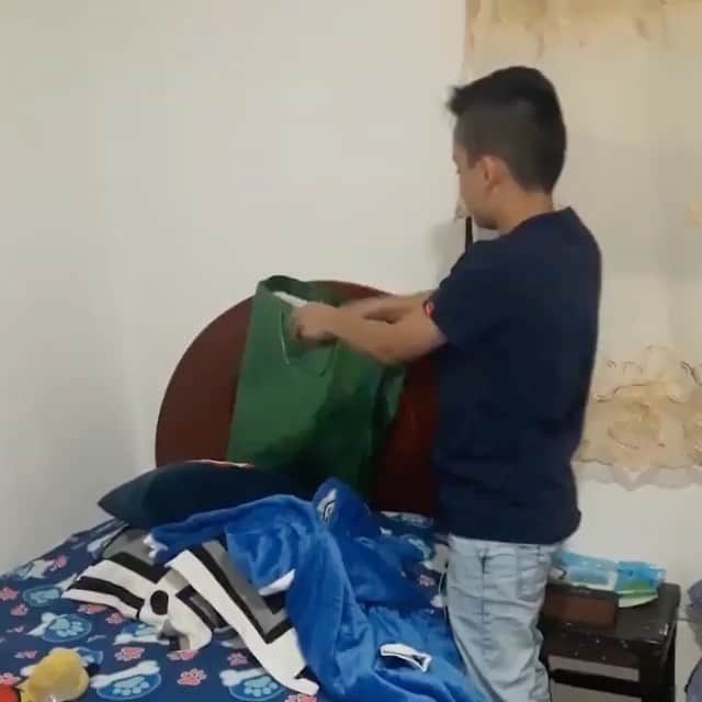 のインスタグラム：「Who still remembers receiving a racket as a gift when they were a kid? 🙋🏻‍♂️  Table Tennis is ❤️  #tabletennis」