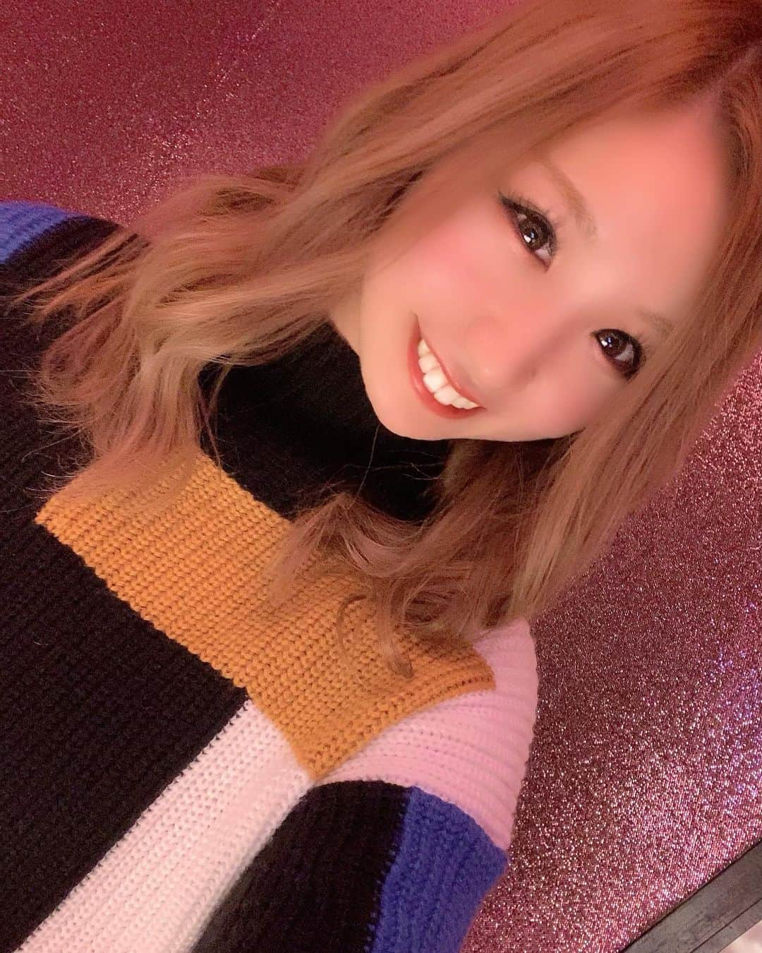 のインスタグラム：「六本木のトイレで撮ったやつ🚽📸笑」