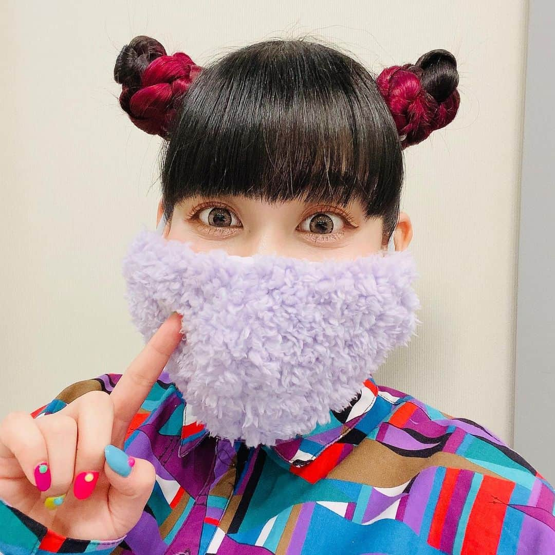 ゆめっちさんのインスタグラム写真 - (ゆめっちInstagram)「あたしのマスクちゃん #もこもこマスク(@_kikuuuu_ ) #おにあたたかい #ふあふあたまらん #かぶらないマスク #パープルとホワイト買ったよ #ほかにも種類あるよ #kikuuuuかあいい #目がしゅあしゅあしてる」1月19日 13時30分 - yumecchi_3h