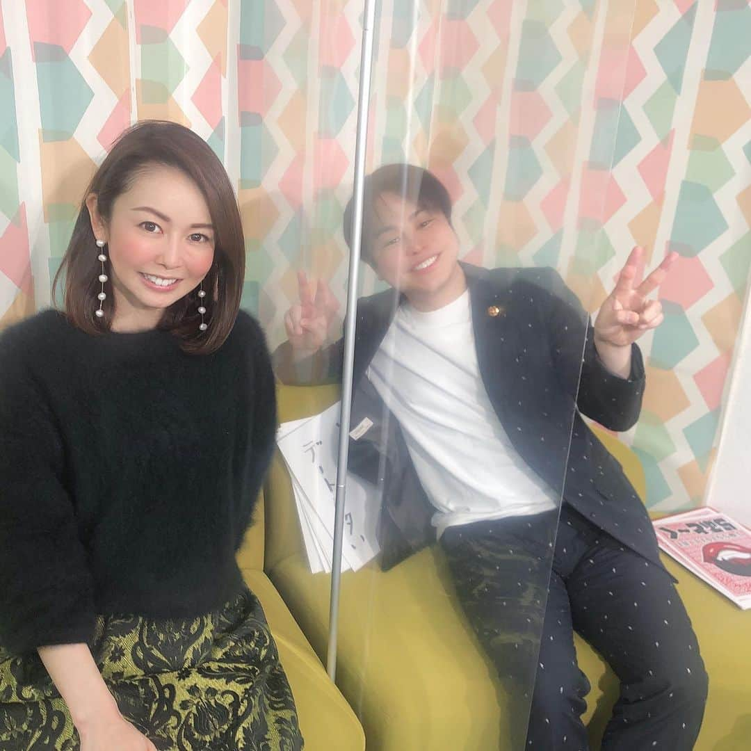 宮崎宣子さんのインスタグラム写真 - (宮崎宣子Instagram)「ノンスタイル井上さんとYouTube収録させて頂きました😆  テーマは、ラブトーク❤️ 恋愛に関して同い年の私達は、 これまでの経験を赤裸々に語りました🤣  また、後日告知させてください❣️  ちゃんとアクリル板を通してのトーク番組になっており、 コロナ対策もバッチリでした‼️  #ノンスタイル井上 さん #YouTube #YouTube撮影 #ラブトーク #恋愛トーク #同い年 #14年のお付き合い #ラジかるッ #呼んでくれてありがとう」1月19日 13時36分 - miyazaki_nobuko