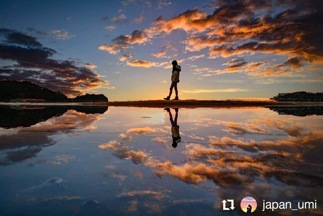 カメラのキタムラさんのインスタグラム写真 - (カメラのキタムラInstagram)「#Repost @japan_umi • • • • • • 東幡豆海岸  愛知県西尾市東幡豆町新田です🗾　毎年春から夏に掛けて潮干狩りが楽しめる東幡豆海岸は干潟時にはトンボロ干潟となり写真左側にある前島（うさぎ島）まで歩いて渡ることが出来ます。うさぎ島はかつて　うさぎが放し飼いされていた為うさぎ島と呼ばれます。楽器の琵琶にも似ている為　琵琶島とも呼ばれたりします。その東幡豆海岸は干潮になった際に潮溜まりが残り　場合に寄っては香川県の父母ヶ浜の様な写真も可能です。西尾市のウユニ塩湖として更なる話題となってもらえるような写真をここで撮影し続けていきたいと思います。  #愛知県西尾市 #東幡豆海岸 #きっと行く西尾 #うさぎ島 #父母ヶ浜　みたい #旅メモ #映え旅 #ハッシュタグの旅 #リフレクション #beautyofthejapan #いこーよ #reflections_photogroup #tabiness #retrip_nippon #なごとれ #sorakataphoto #ハヤリタビ #raw_reflection #silhouette_super_pics #リフレ #visit_tokai #映えスポット #best_moments_silhouette #visitjapanjp #raw_silhouette #jalan_travel #total_silhouettes #子供とお出かけ部 #コドモノ」1月19日 13時47分 - camera_kitamura