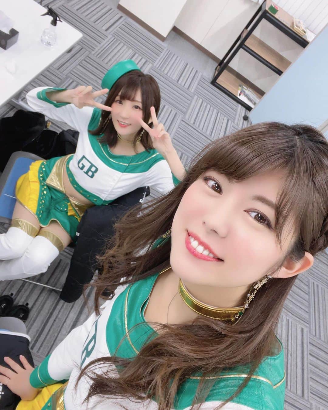 熊林保奈美のインスタグラム：「* . 久々にGBファミリーに会って 引きこもりの生活に戻ったら GBロスは不可避でした😭笑 . . * #埼玉トヨペット #埼玉トヨペットgreenbrave #GreenBrave #埼玉トヨペットサポーターズ  #レースクイーン #RQ #熊林保奈美 #道産子 #Japanesegirl #paddokgirls #pitgirl #instalike #selfie #selca #맞팔」