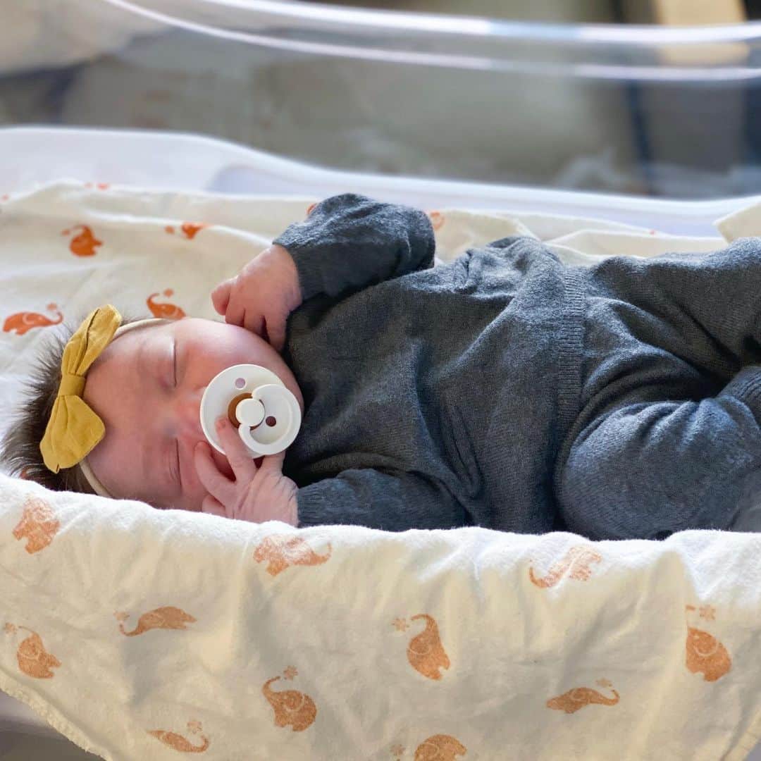 Los Angeles Dodgersさんのインスタグラム写真 - (Los Angeles DodgersInstagram)「Girl Dad. ⁣ ⁣ Congratulations to @kikehndez and @marianavicente on the birth of their new daughter Penélope!」1月19日 13時56分 - dodgers